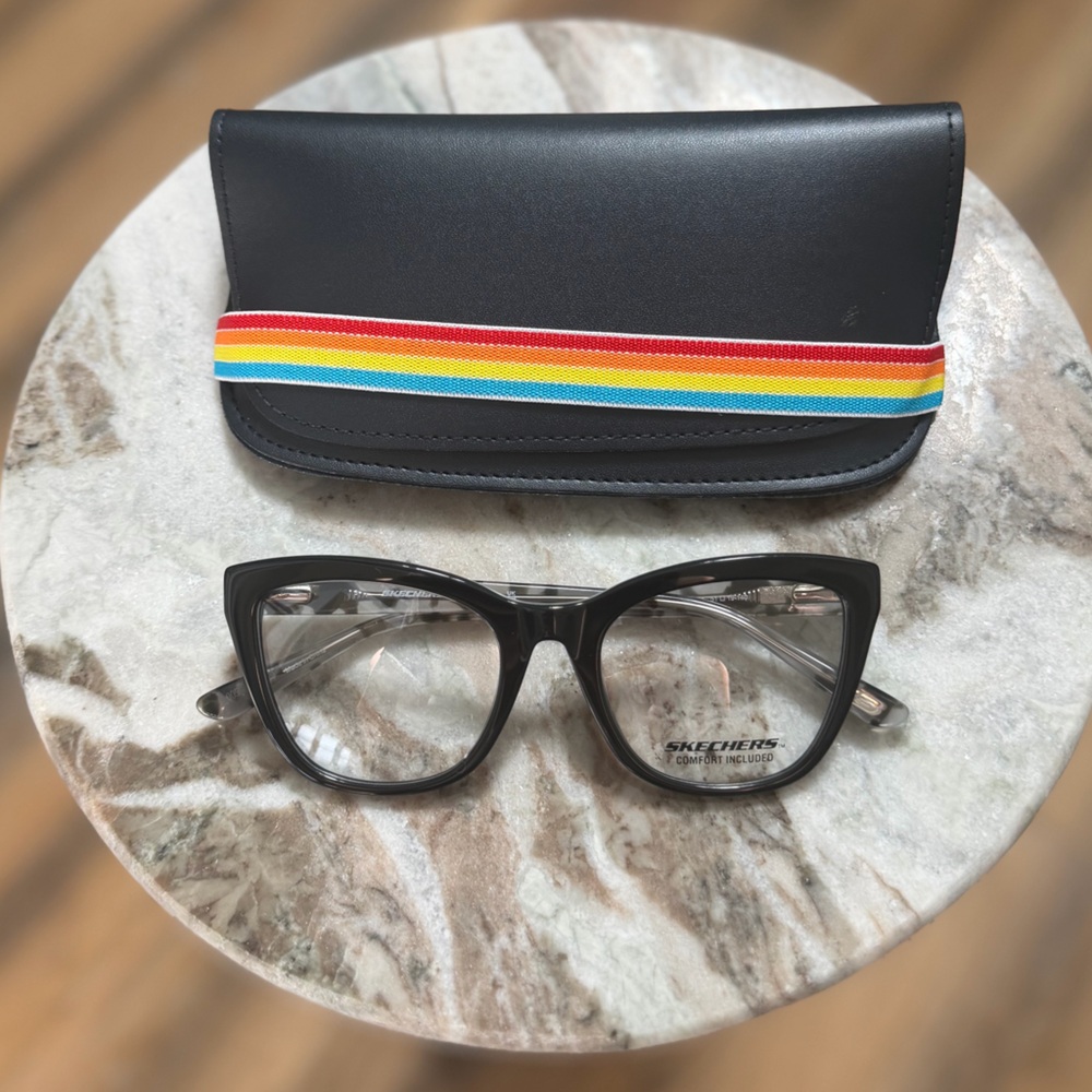 SKETCHER glasses